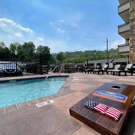 Howard Johnson By Wyndham Downtown Gatlinburg Exterior photo
