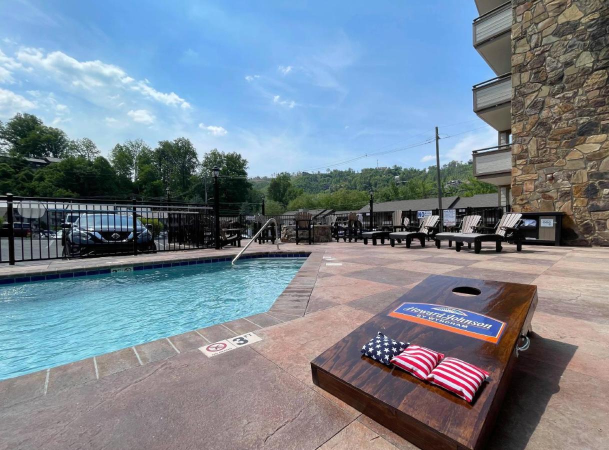 Howard Johnson By Wyndham Downtown Gatlinburg Exterior photo