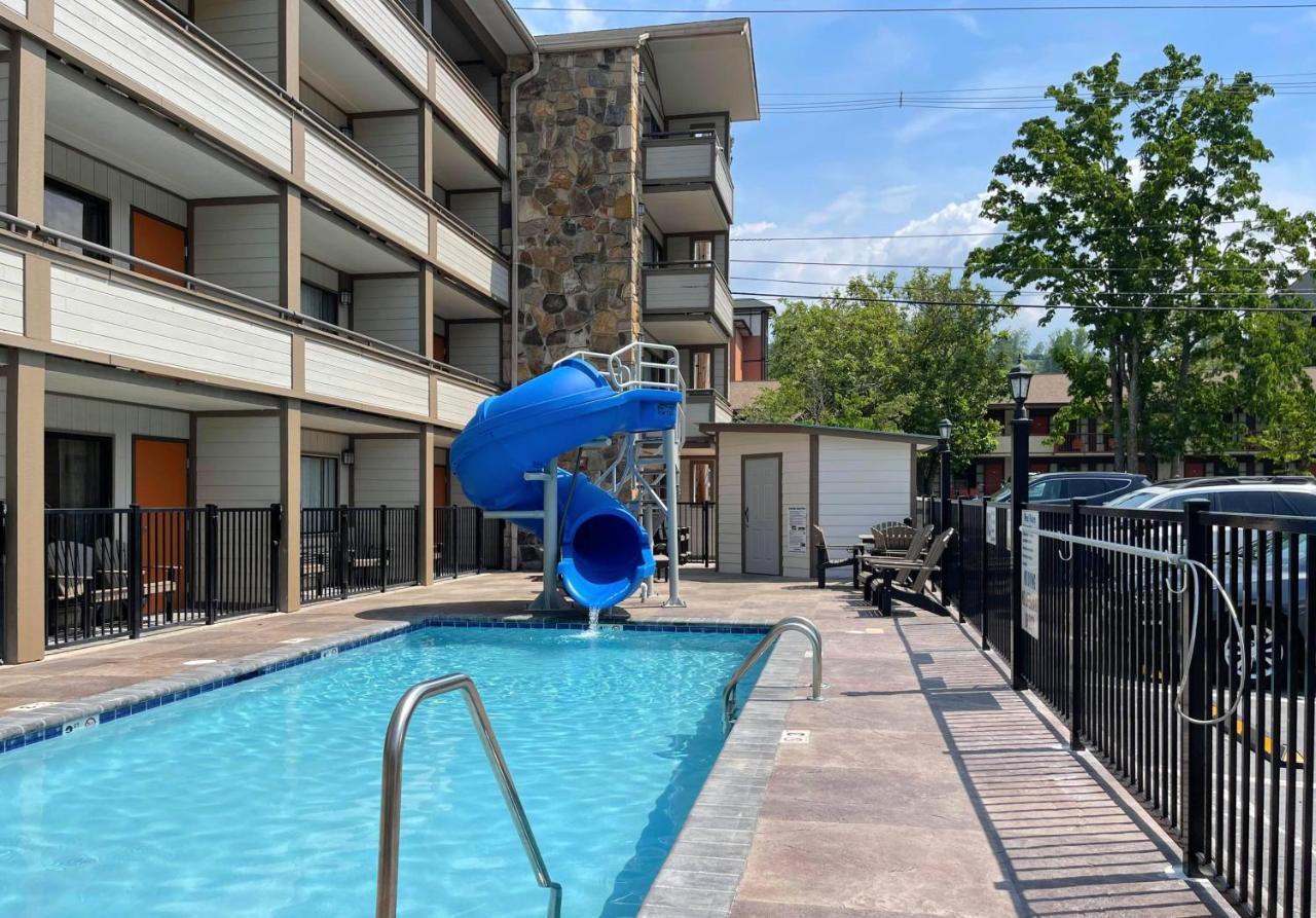 Howard Johnson By Wyndham Downtown Gatlinburg Exterior photo