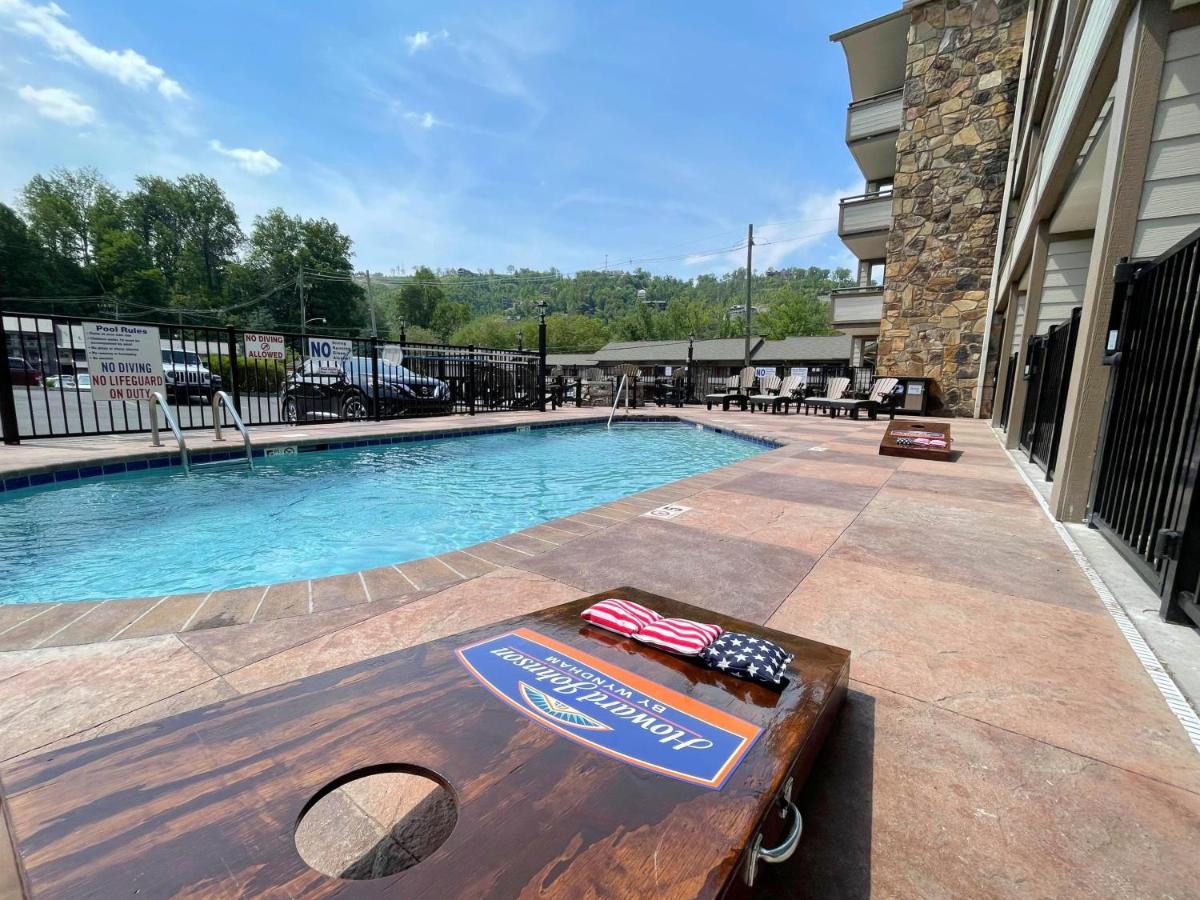 Howard Johnson By Wyndham Downtown Gatlinburg Exterior photo