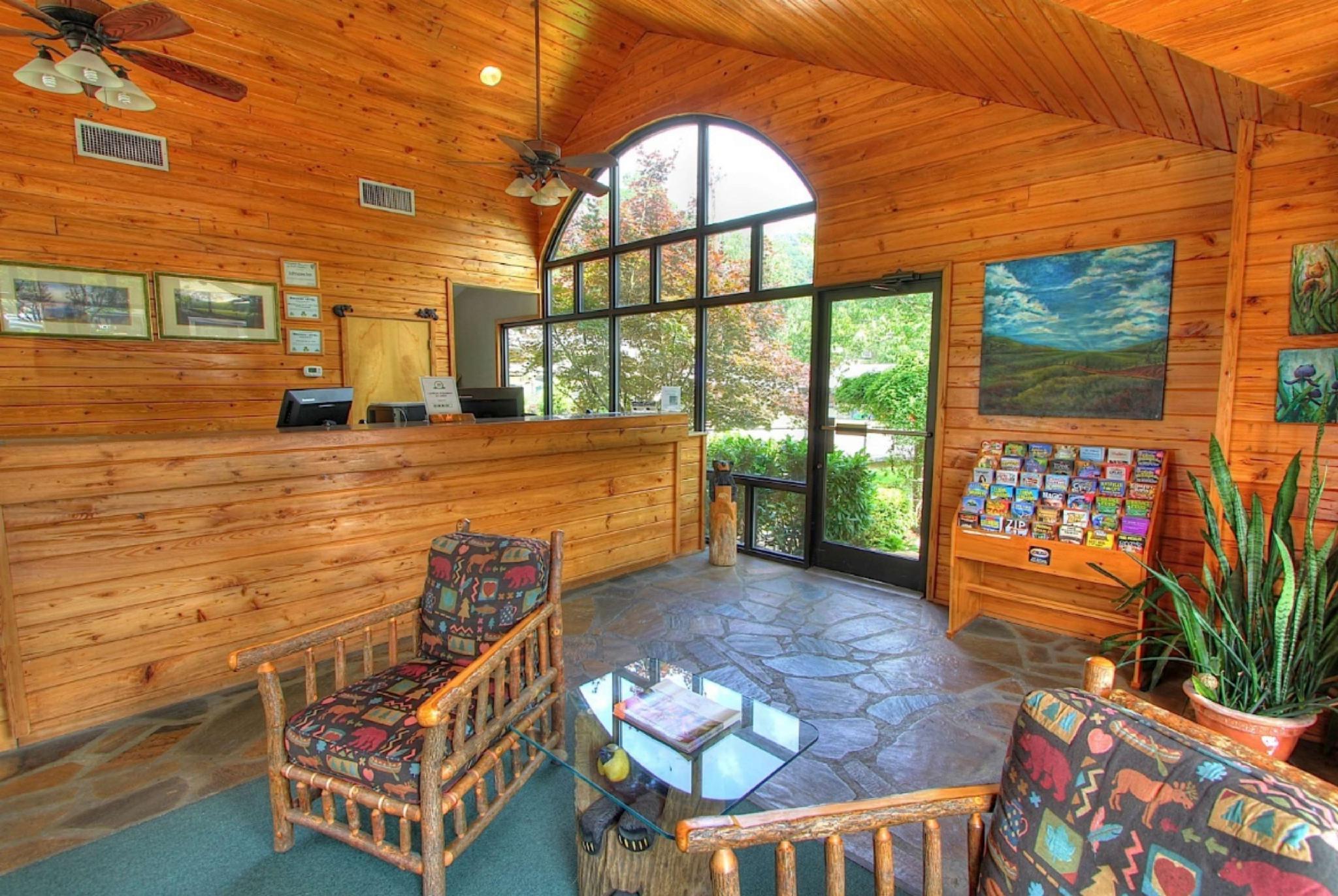 Howard Johnson By Wyndham Downtown Gatlinburg Exterior photo