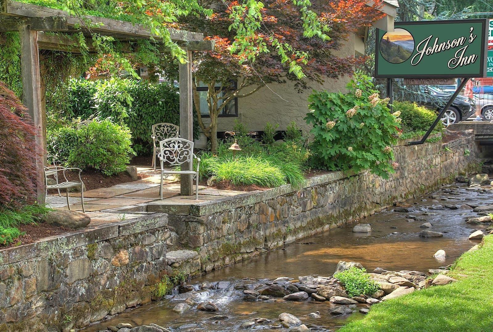 Howard Johnson By Wyndham Downtown Gatlinburg Exterior photo