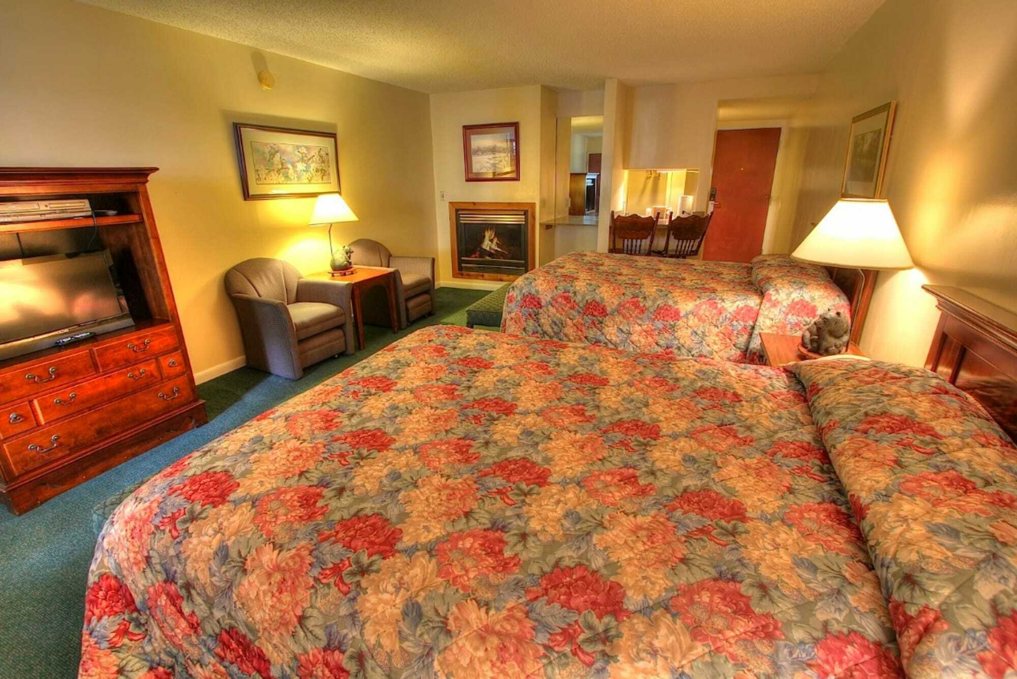 Howard Johnson By Wyndham Downtown Gatlinburg Exterior photo