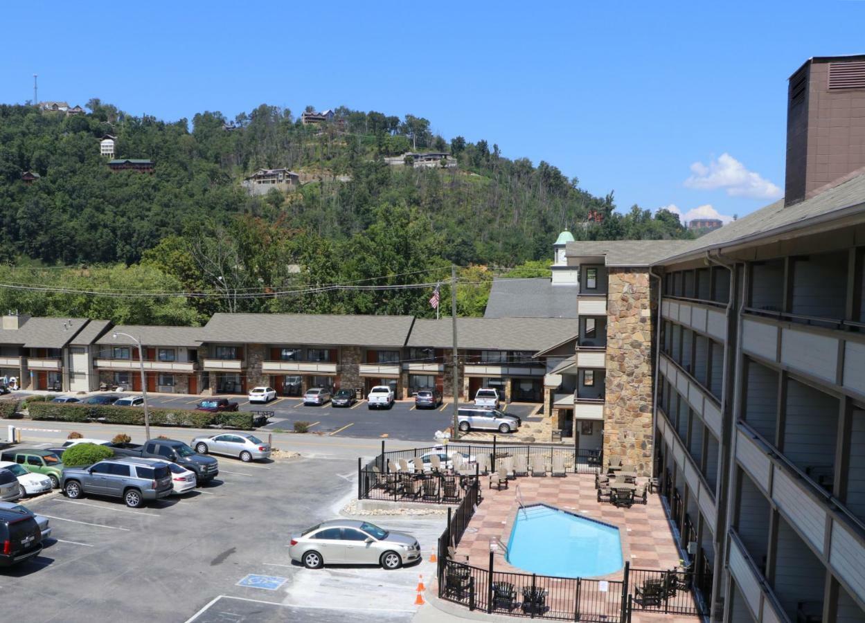 Howard Johnson By Wyndham Downtown Gatlinburg Exterior photo