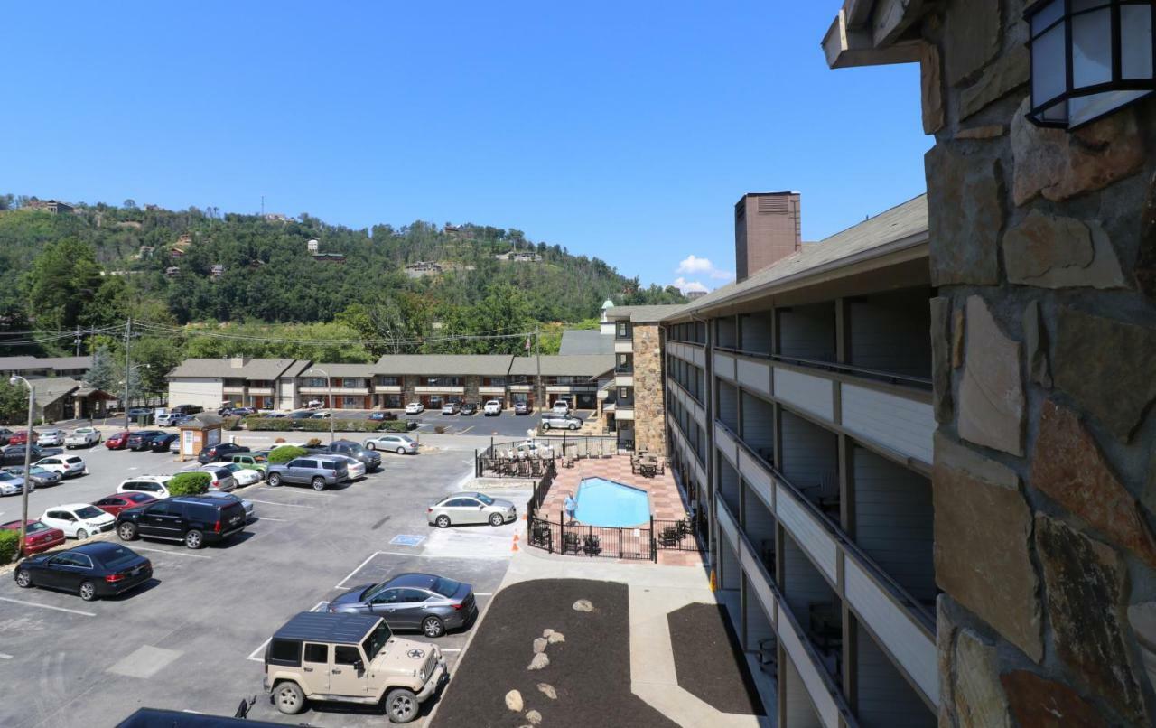 Howard Johnson By Wyndham Downtown Gatlinburg Exterior photo